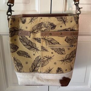 Sixtease Faux Cowhide Canvas Cowgirl Chic Purse Feathers Western Adj. Strap